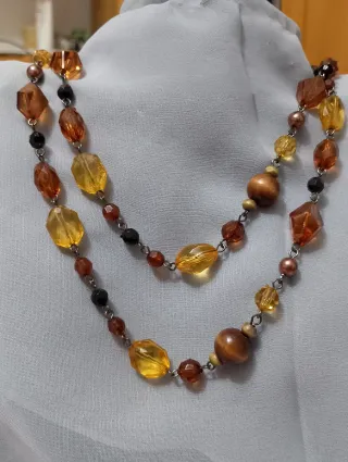 Collana lunga simil ambra