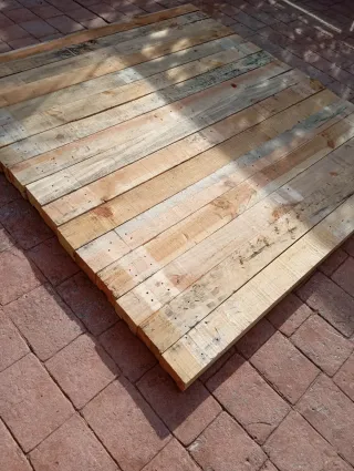 Vigas, listones, palos, postes, puntales de madera