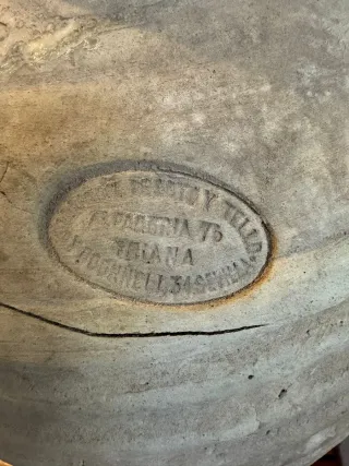 Pirula de Triana con sello alfarero