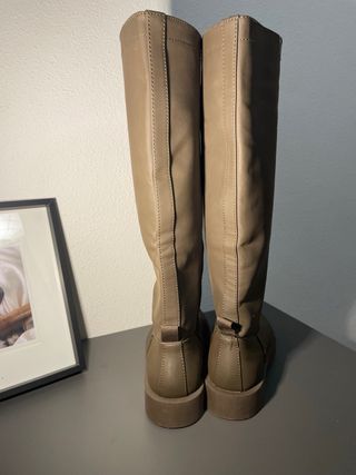 Botas altas Zara color caqui SIN ESTRENAR