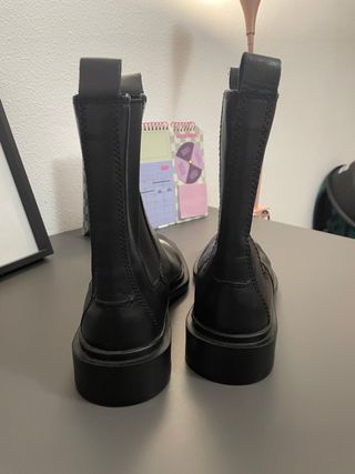 Botines ZARA Negro Piel Talla 38