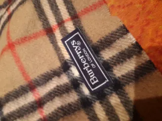 Bufanda Burberrys Clásica Beige y Roja