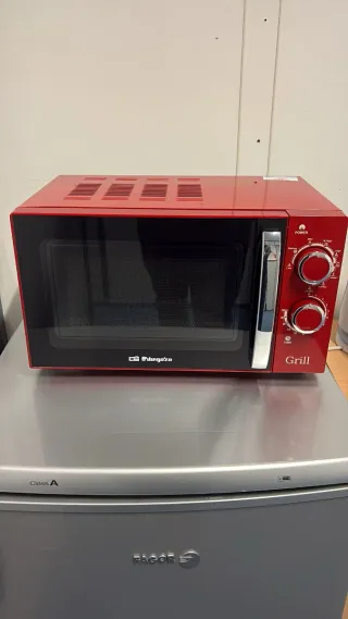 Microondas Rojo con Grill