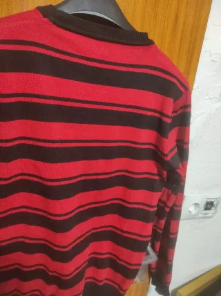 Jersey rallas rojo y negro talla M