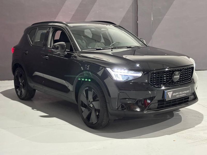 Volvo XC40 2025, foto 2