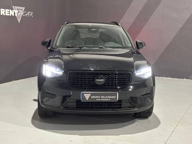 Volvo XC40 2025, foto 3
