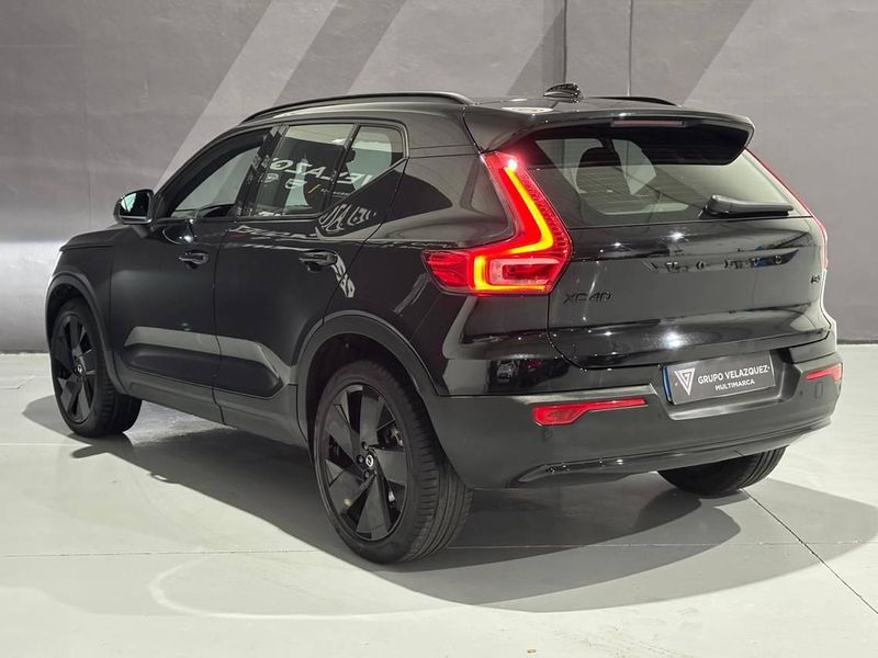Volvo XC40 2025, foto 4
