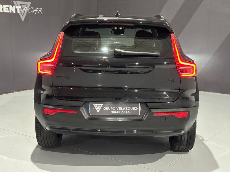 Volvo XC40 2025, foto 7