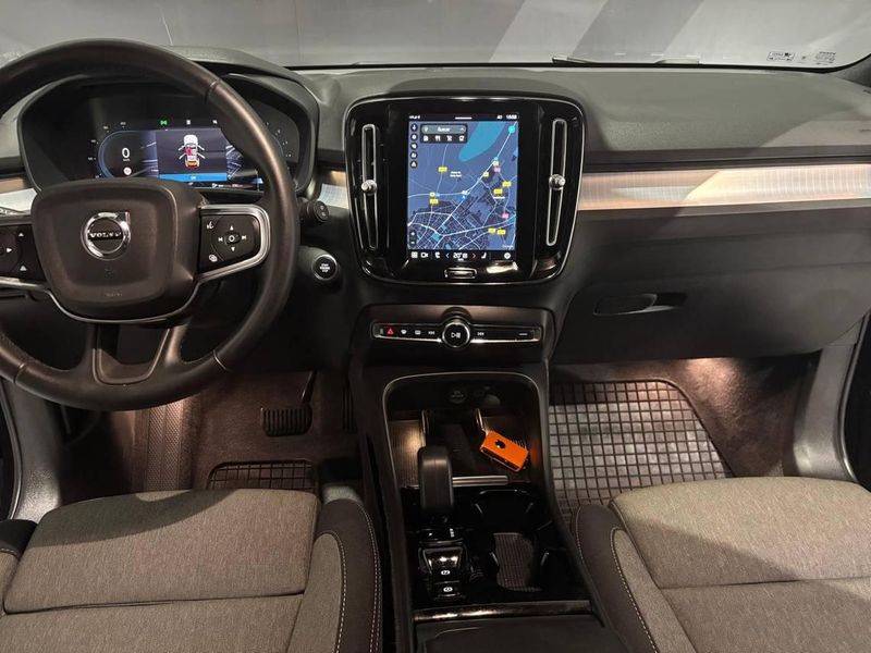 Volvo XC40 2025, foto 12