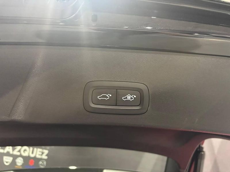 Volvo XC40 2025, foto 19