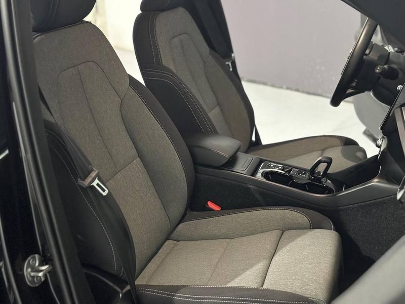Volvo XC40 2025, foto 21