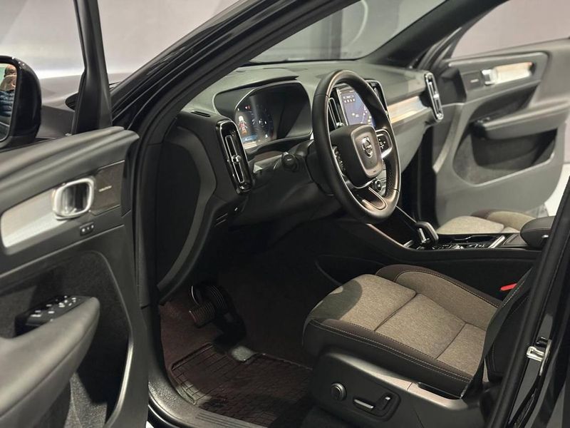 Volvo XC40 2025, foto 24