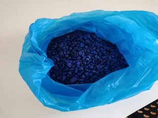 Grava decorativa para acuario.