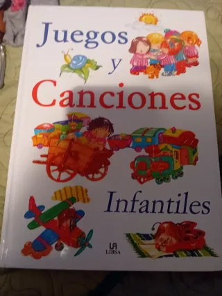 Juegos y Canciones Infantiles (Libros de Entret...