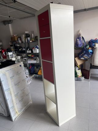 Estantería IKEA Blanca y Roja 185x44x39