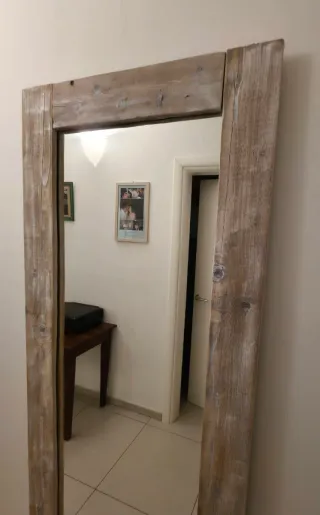 Specchio artigianale in legno anticato