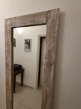 Specchio artigianale in legno anticato