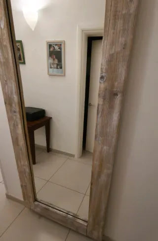 Specchio artigianale in legno anticato