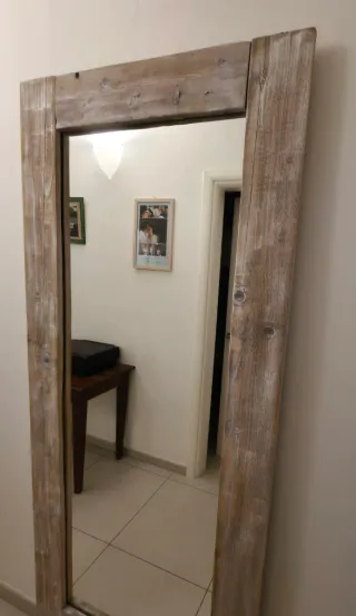 Specchio artigianale in legno anticato