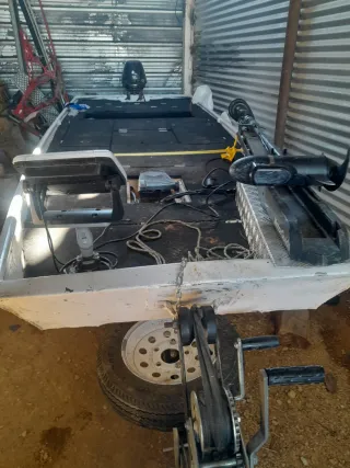 Barca de pesca para pantano