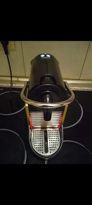 Cafetera Nespresso DeLonghi pixie
