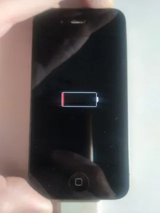 iPhone 4 Negro para piezas. Bloqueado.