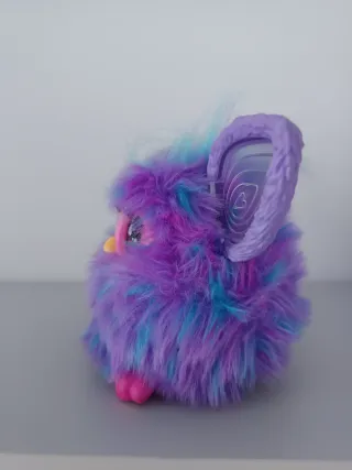 Furby Morado y Azul con Collar