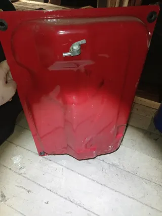 Depósito generador rojo