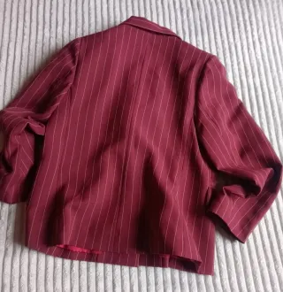 Chaqueta de rayas roja para mujer