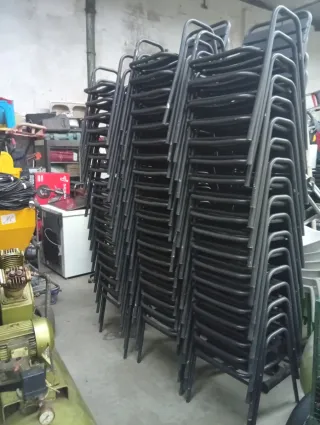 55 Sillas de Bar Apilables, precio por unidades 10