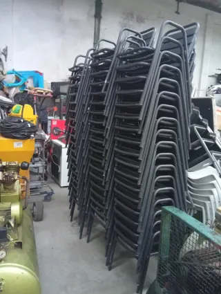 55 Sillas de Bar Apilables, precio por unidades 10