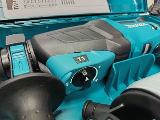 Martillo Combinado Makita HR2630 26mm