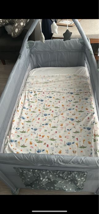 Cuna de viaje con colchón