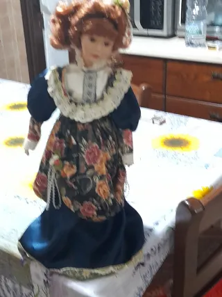 Bambola in porcellana