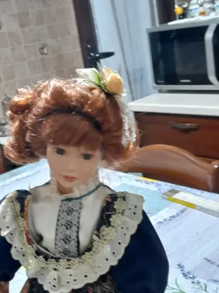 Bambola in porcellana