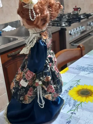 Bambola in porcellana