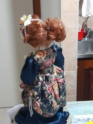 Bambola in porcellana