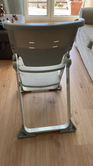 Trona Sigma de la marca Jané, plegable y evolutiva