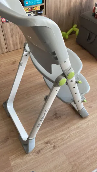 Trona Sigma de la marca Jané, plegable y evolutiva