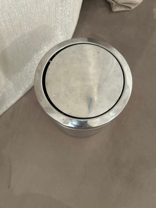 Papelera deescritorio de acero inoxidable