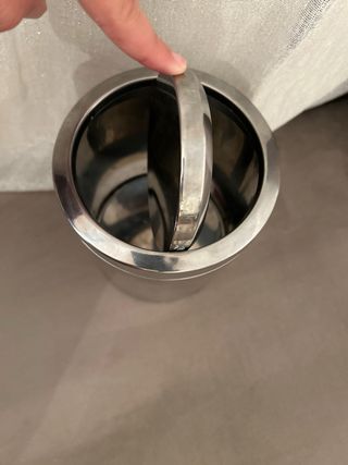 Papelera deescritorio de acero inoxidable