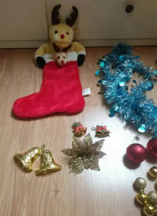 Adornos Navideños: Reno, Campanas y Guirnaldas