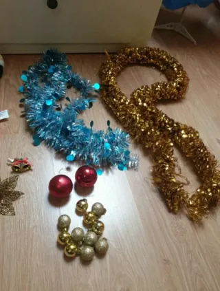 Adornos Navideños: Reno, Campanas y Guirnaldas