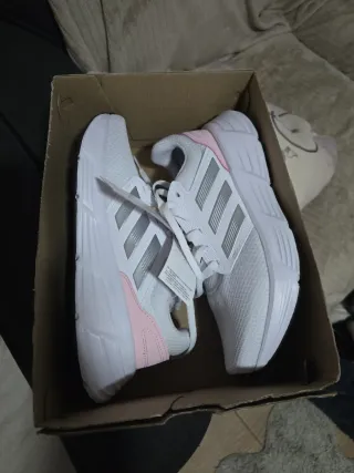 Zapatillas Adidas Blancas y Rosas