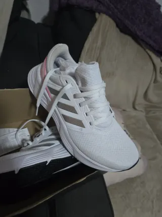 Zapatillas Adidas Blancas y Rosas