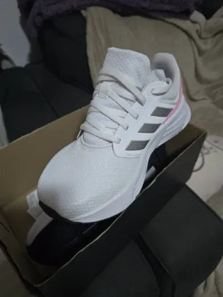 Zapatillas Adidas Blancas y Rosas