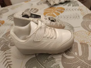 Zapatillas con ruedas para niños