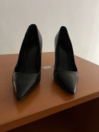 Zapatos de salón Guess negros, piel