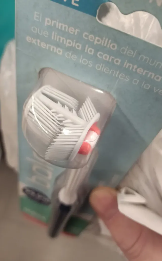 Cepillo de dientes gris y rosa