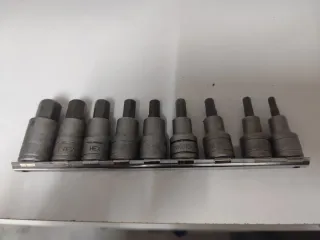 Llave carraca y puntas Allen